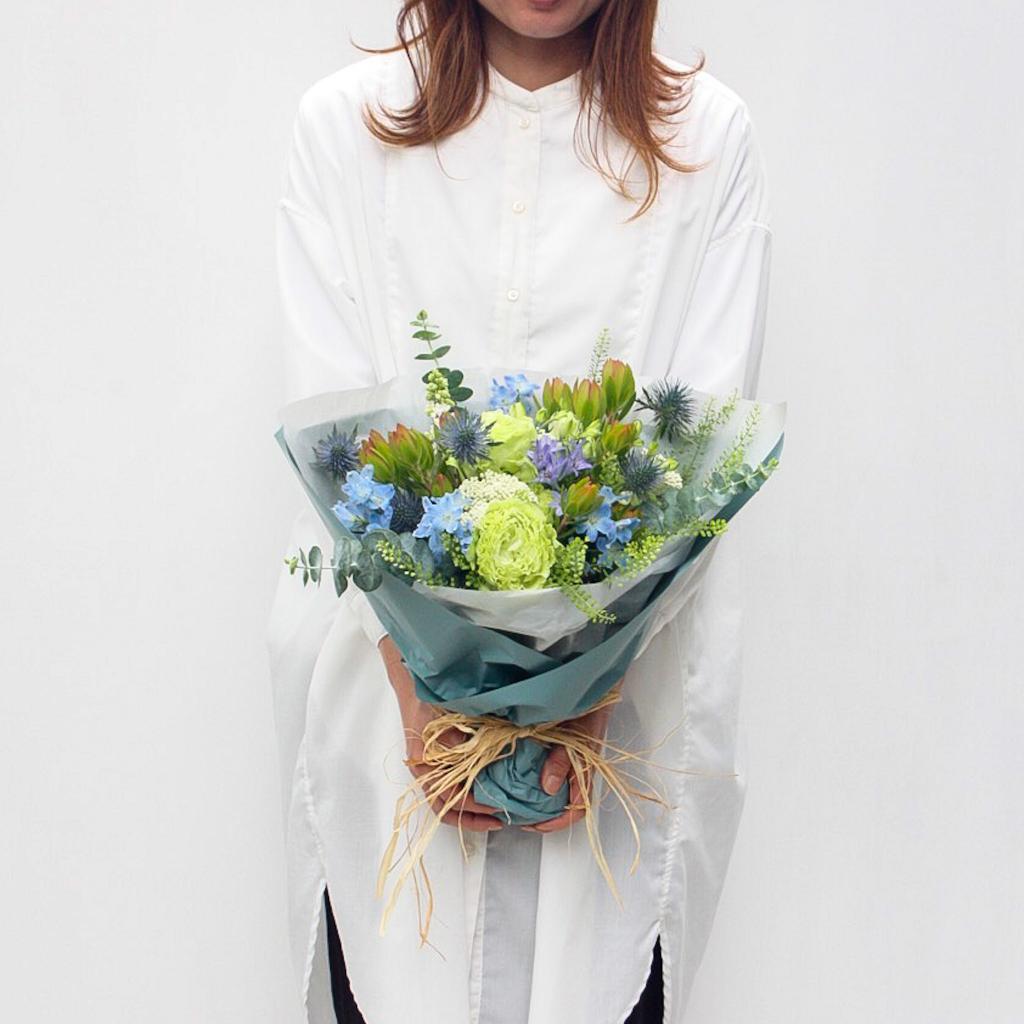 【季節の花束】ホワイト×ブルー■Sサイズ/送料込み+クール便¥330(5月～10月)