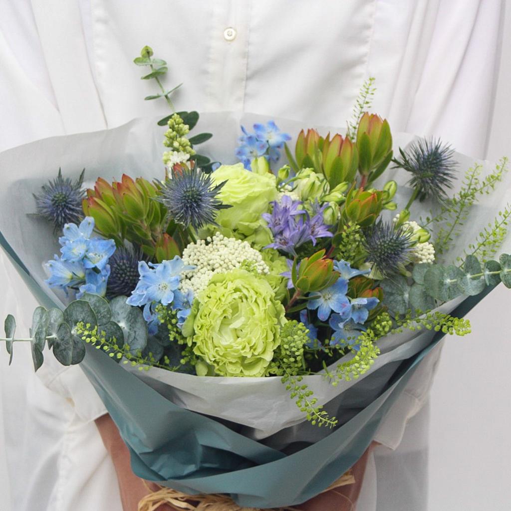 【季節の花束】ホワイト×ブルー■Sサイズ/送料込み+クール便¥330(5月～10月)