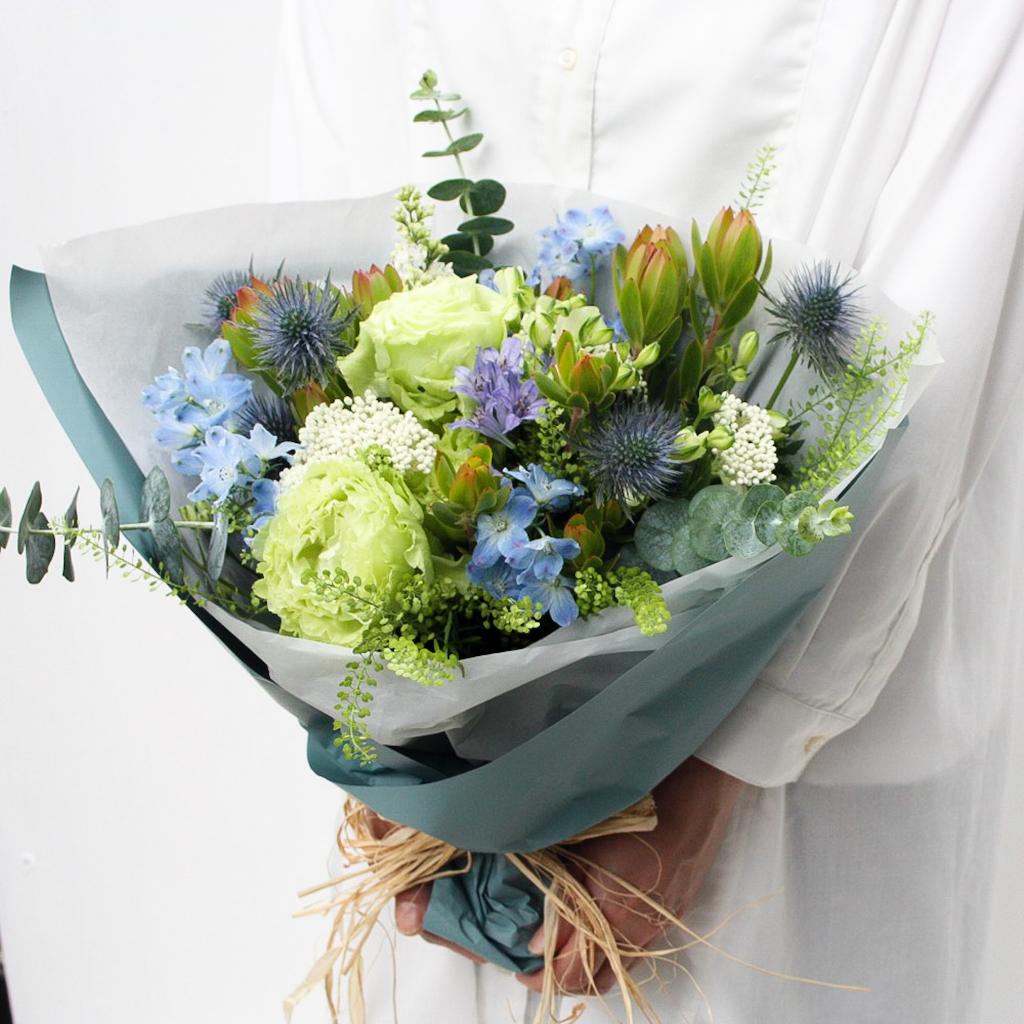 【季節の花束】ホワイト×ブルー■Sサイズ/送料込み+クール便¥330(5月～10月)