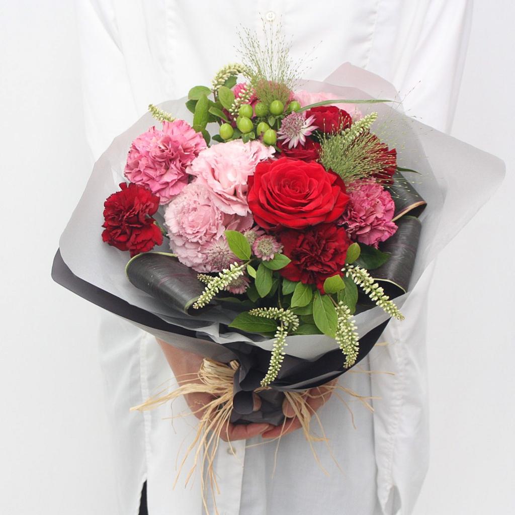 【季節の花束】レッド■Sサイズ/送料込み+クール便¥330(5月～10月)
