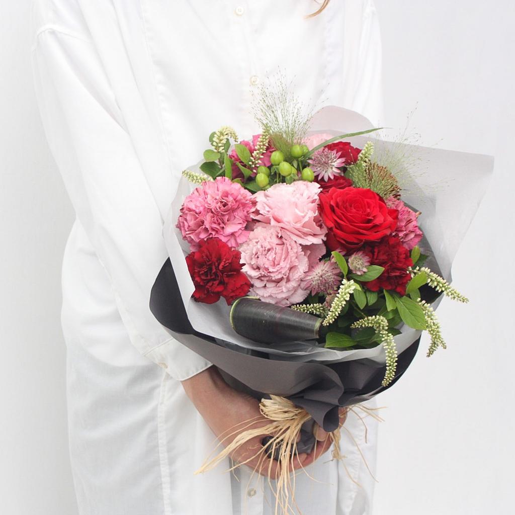 【季節の花束】レッド■Sサイズ/送料込み+クール便¥330(5月～10月)