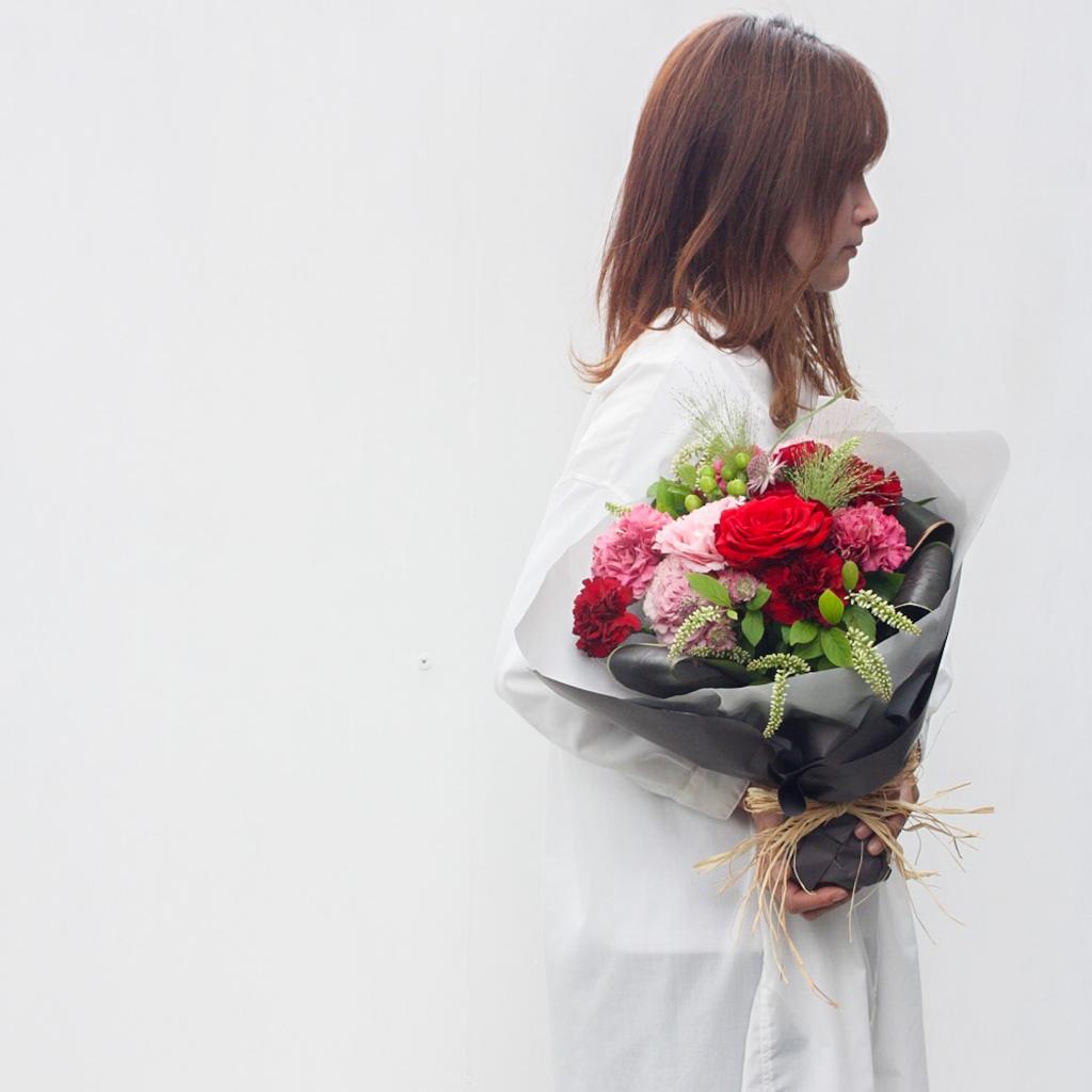 【季節の花束】レッド■Sサイズ/送料込み+クール便¥330(5月～10月)