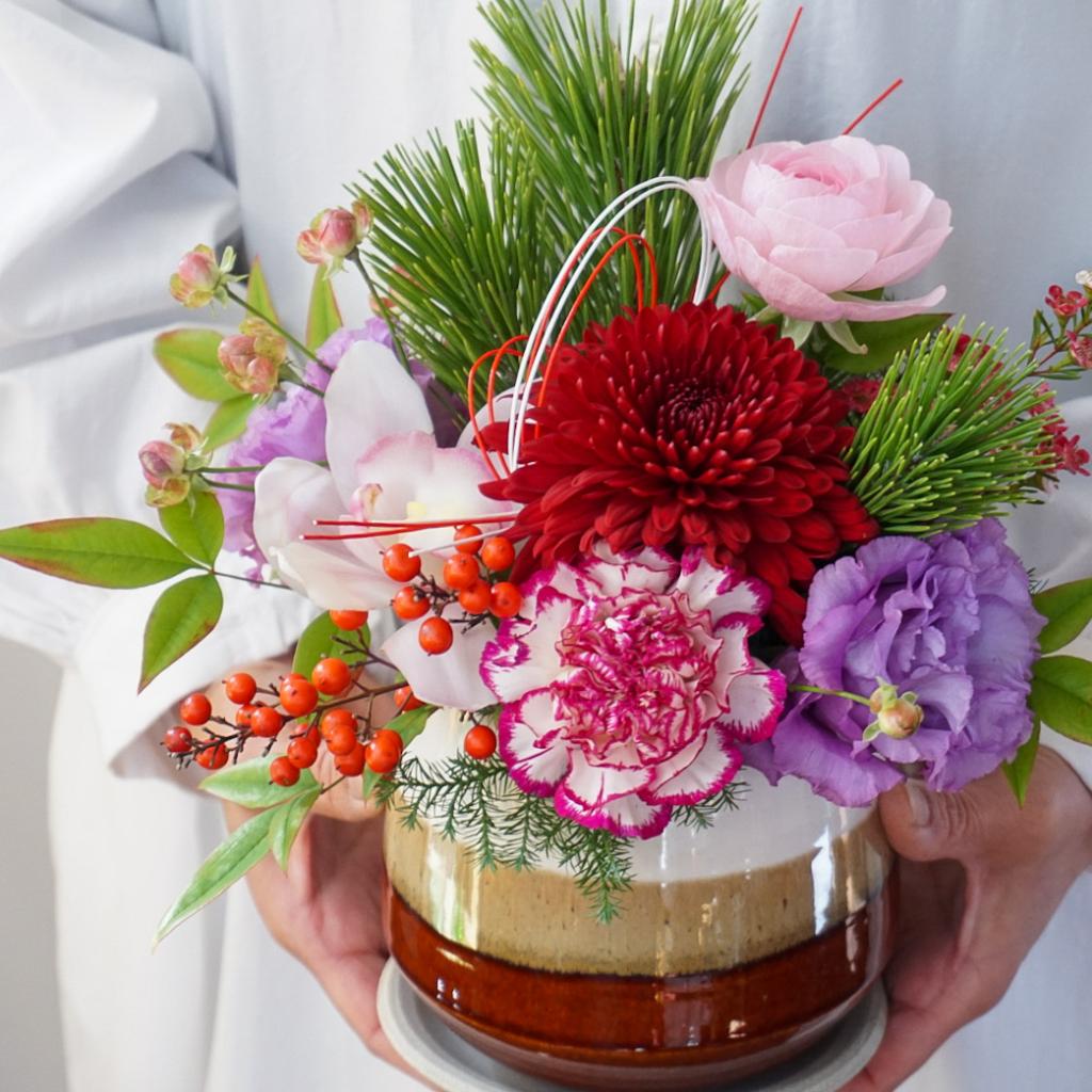 【お正月アレンジ】レッド×パープル■信楽焼の器/送料込み※着日指定なしのご注文で29日のお届け