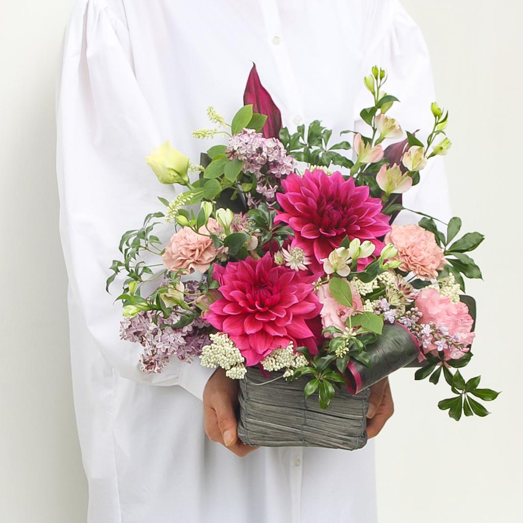 【季節のアレンジ】ピンク■Mサイズ/送料込み